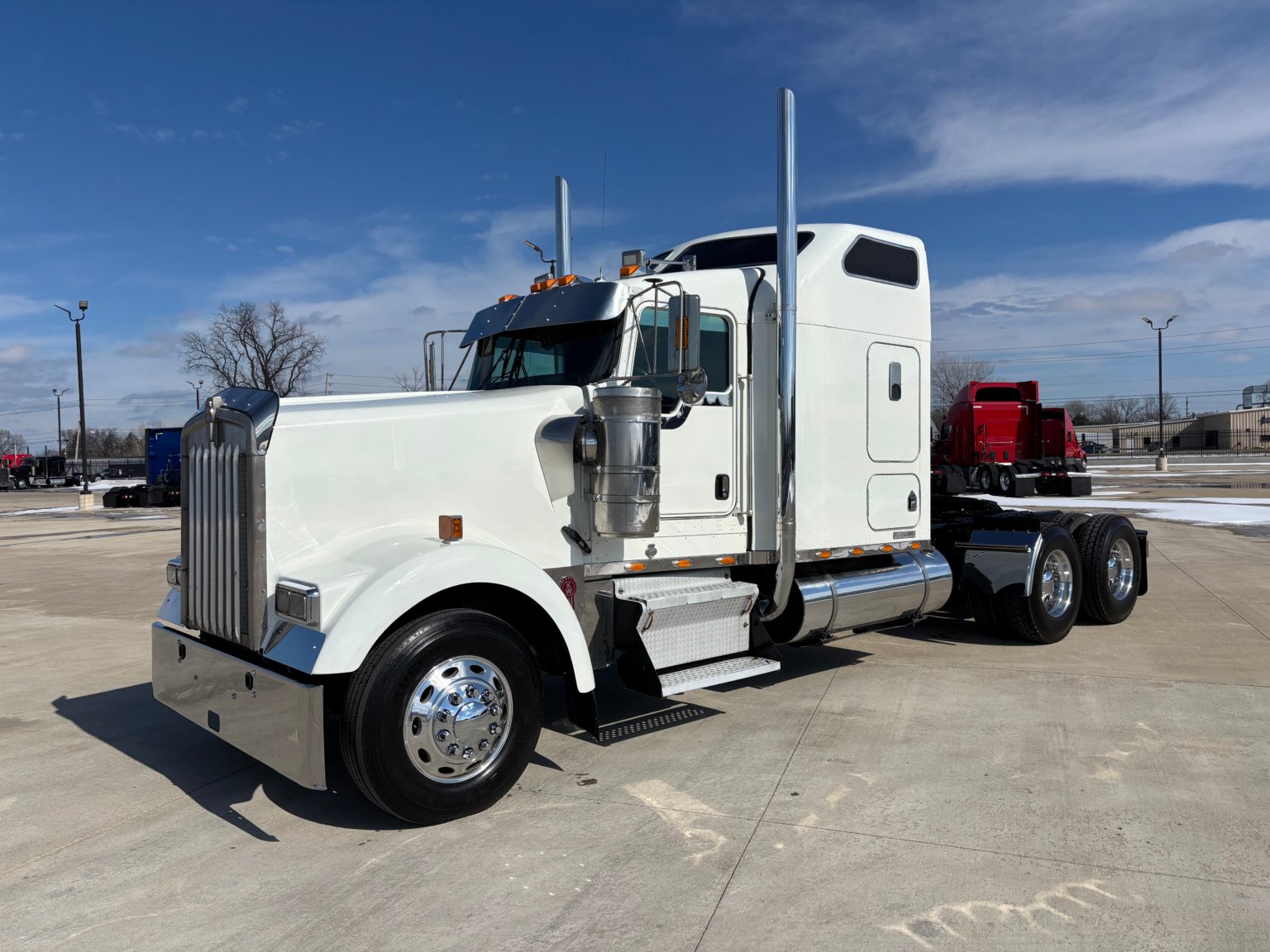 2003 Kenworth W900L - Image 2