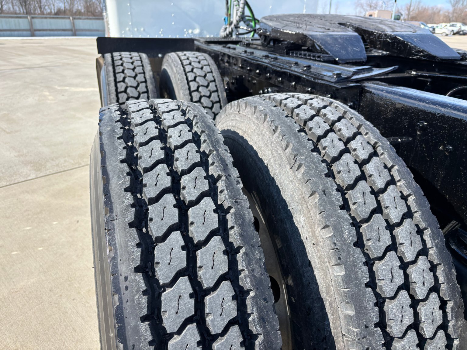 2003 Kenworth W900L - Image 9