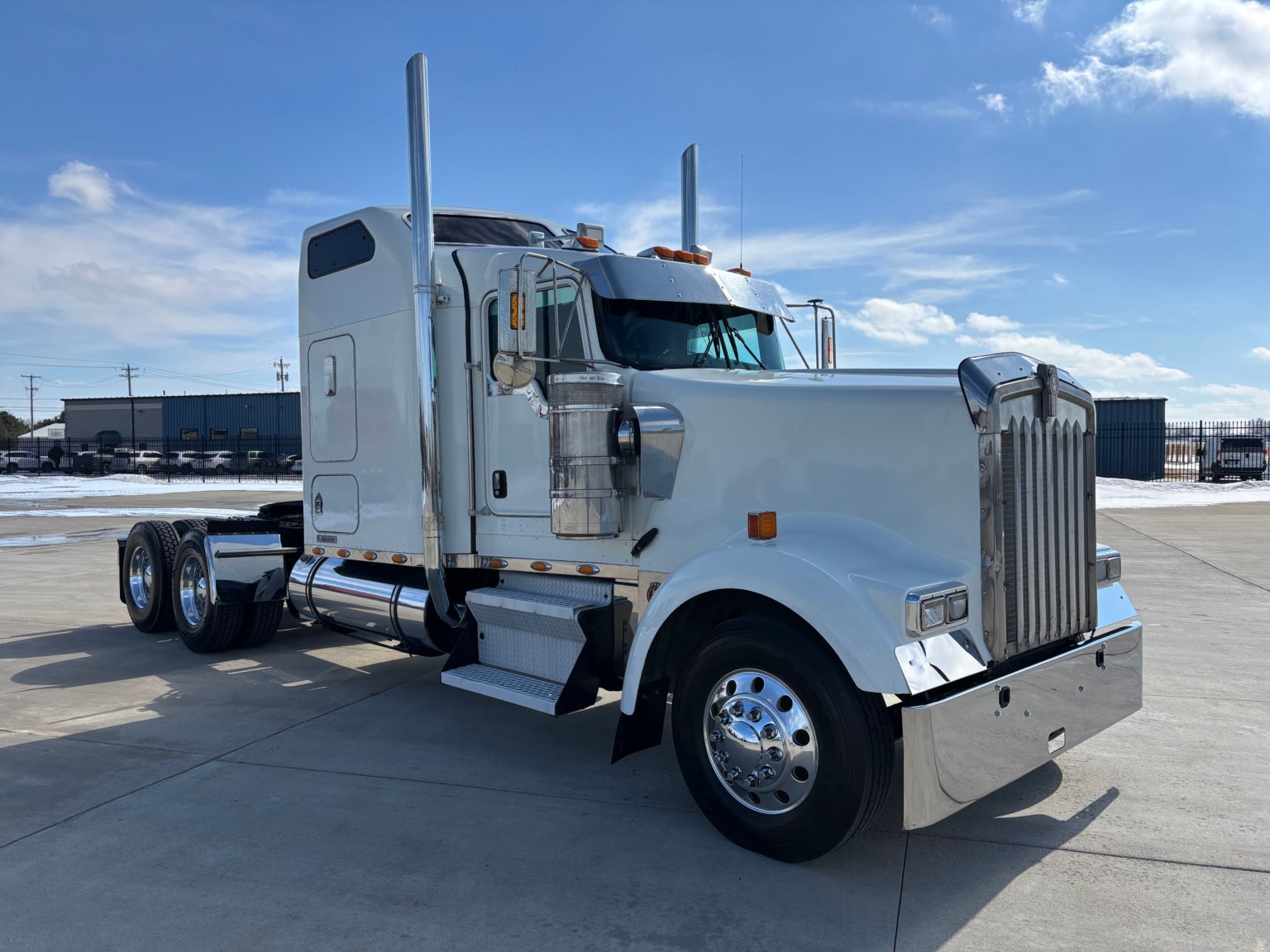 2003 Kenworth W900L - Image 5