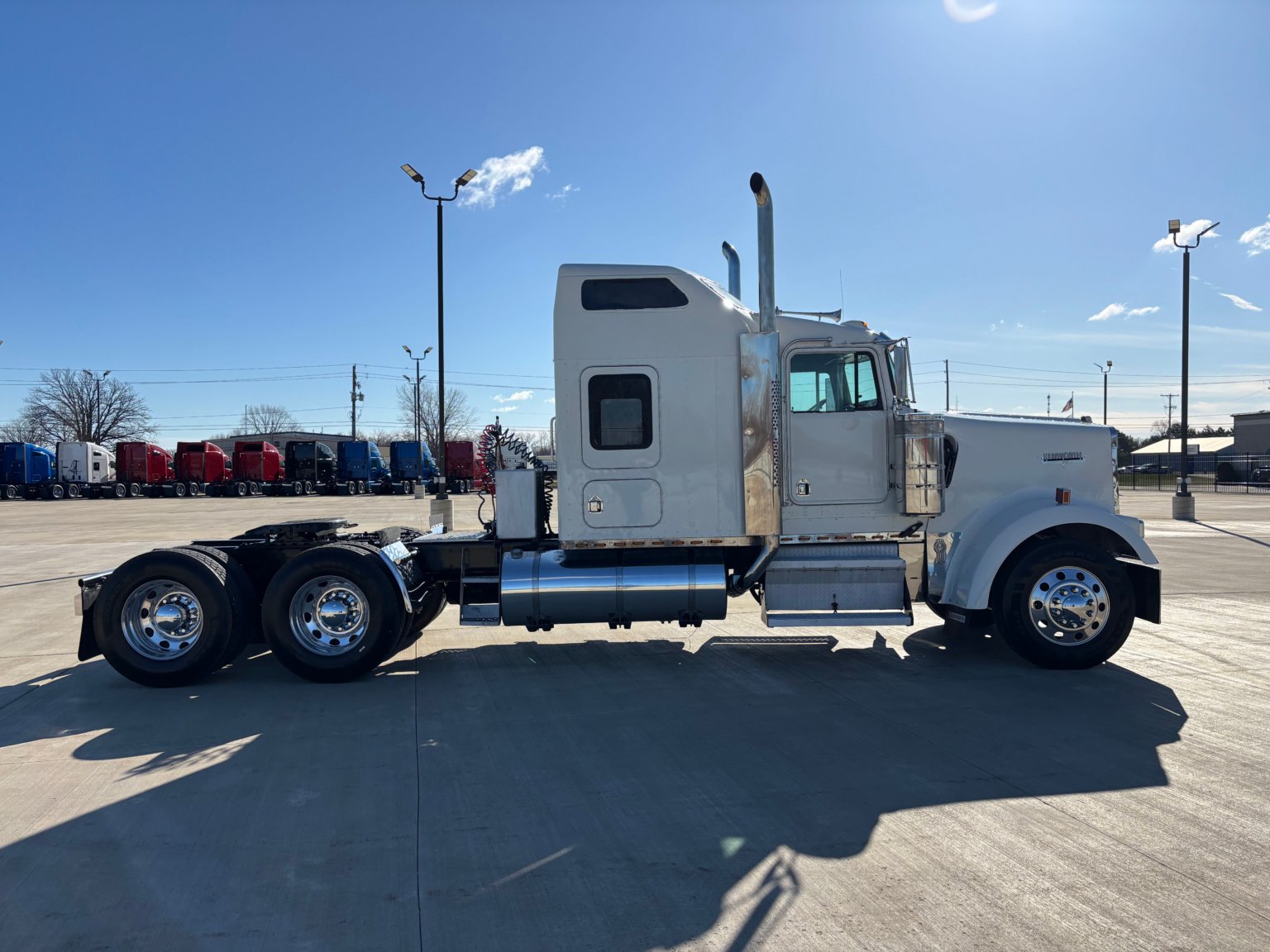 2000 Kenworth W900L - Image 6