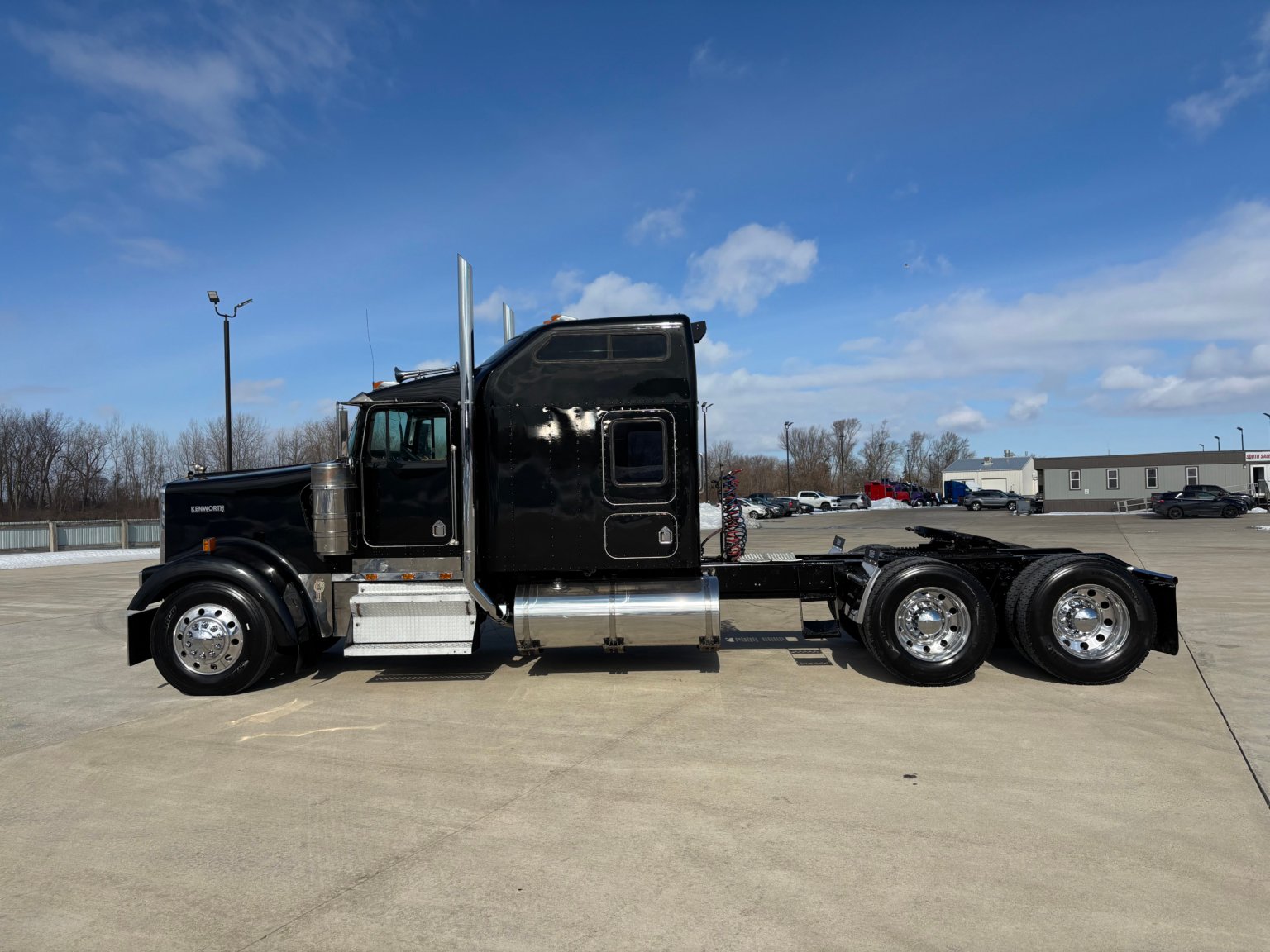 2000 Kenworth W900L - Image 3