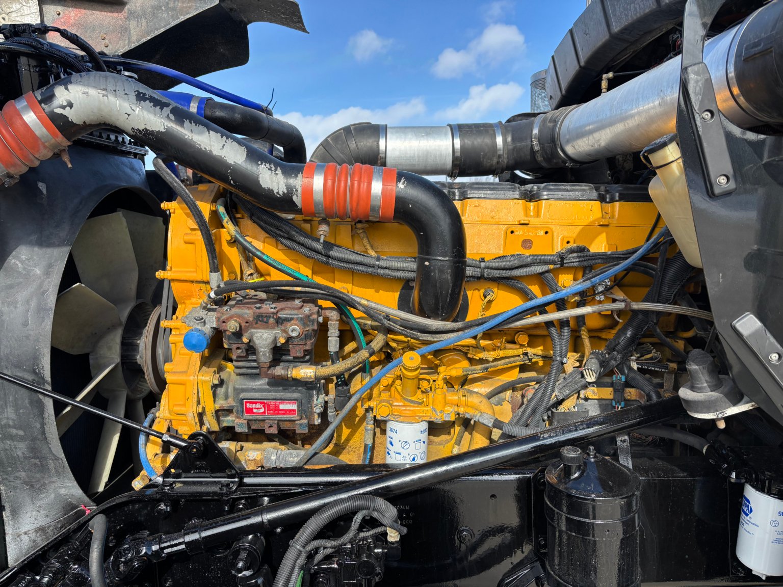 2000 Kenworth W900L - Image 10